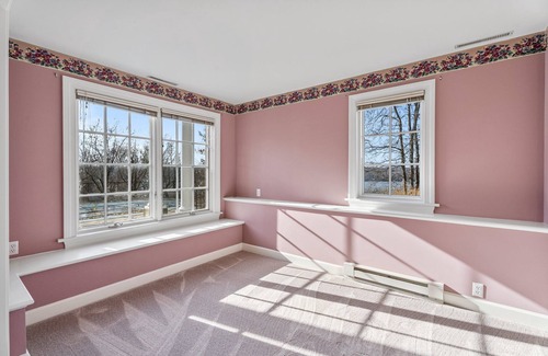 Ithaca House | Luxurious house near Cornell campus with lake views and incredible sunsets.