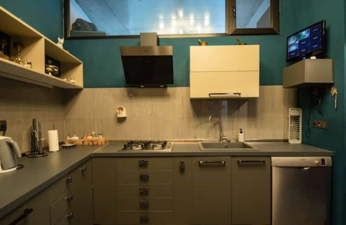 Chugureti House | Luxurious House w/Private Yard near Rustaveli Ave