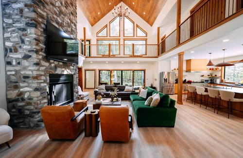 Logan Cabin | Luxurious large lodge with pool - Eagle Star 2