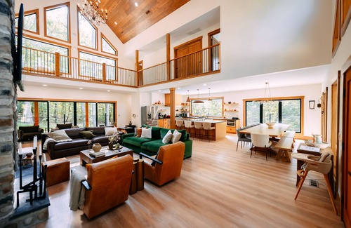Logan Cabin | Luxurious large lodge with pool - Eagle Star 2