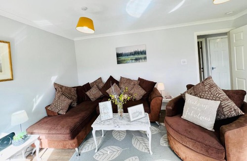 Hawkhead Apartment | Luxurious & Modern Apartment