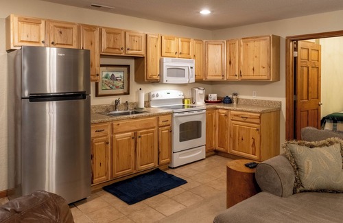 Franklin House | Luxurious Mountain Home Perfectly Located only 3 Miles from Downtown Franklin NC