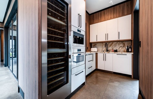 New Buffalo House | Luxurious New Buffalo Rental Has It All!