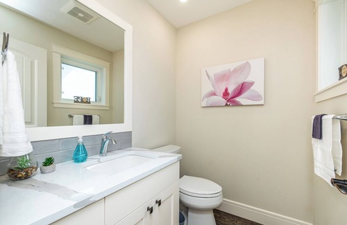 Prince George House | Luxurious new home with games room near the hospital for 10 guests