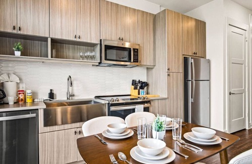 West Oak Hill Apartment | Luxurious New Unit|1Bd1Ba|Pool, Golf Sim