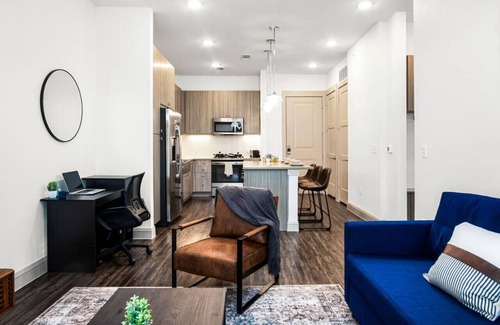 West Oak Hill Apartment | Luxurious New Unit|1Bd1Ba|Pool, Golf Sim