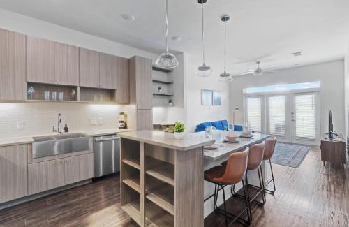 West Oak Hill Apartment | Luxurious New Unit 1Bd1Ba Pool Golf Sim