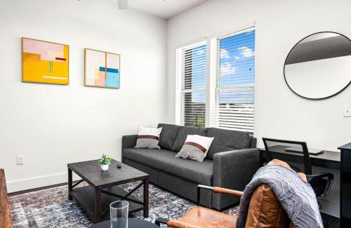 West Oak Hill Apartment | Luxurious New Unit 1Bd1Ba Pool, Golf Sim