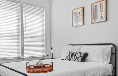 West Oak Hill Apartment | Luxurious New Unit 2Bd2Ba Pool, Golf Sim