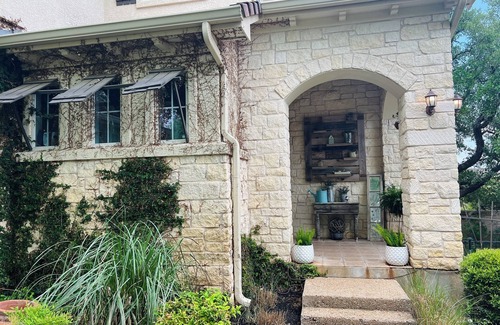 Bee Cave House | Luxurious Oasis Only 20 Min From Austin City Center!