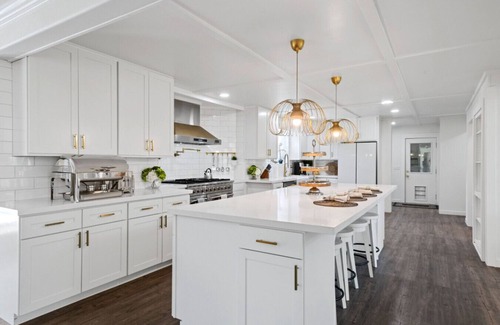 Bluffdale Villa | Luxurious Orchard Villa | Double Pickleball | Spa