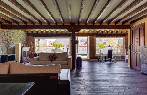 Laredo Condo | LUXURIOUS PENTHOUSE IN THE CENTER OF LAREDO, 3 minBEYBEACH, MOUNTAIN VIEWS AND FREE PARKING