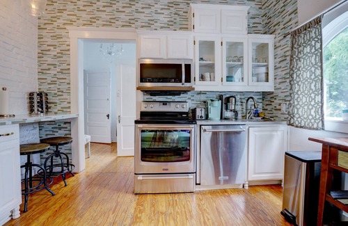 Clifton House | Luxurious Private Unmatched Location 10 Bed Washer/Dryer Safe Fast Wifi Walkable