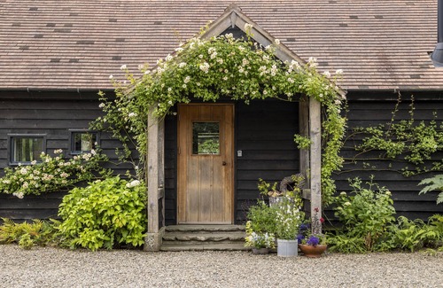 Ludwel House | Luxurious romantic retreat for two, one bedroom with en-suite bathroom - enquire now!