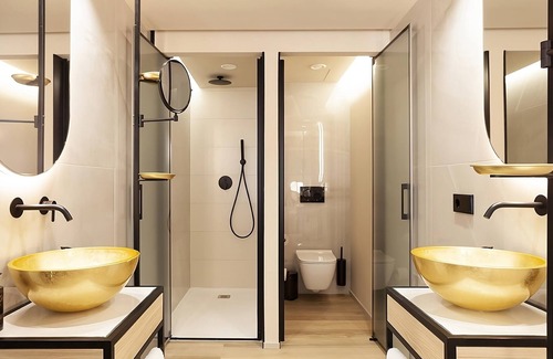 Sant Nicolau Hotel | Luxurious Room in a Fabolous Location! Modern Suite w/Large Window
