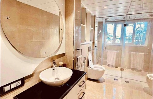 Knollswood Villa | LUXURIOUS ROOM WITH LOVELY VALLEY VIEW