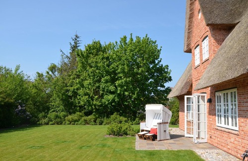Großmorsum House | Luxurious semi-detached house with spacious garden! The modern furnishings and the