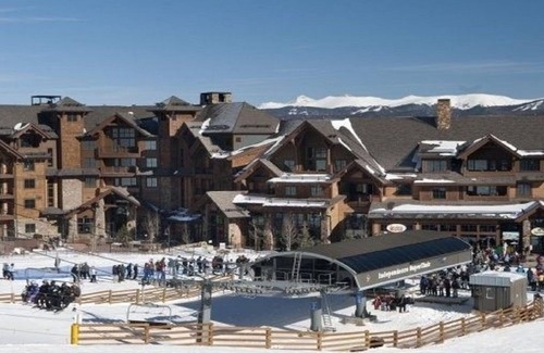 Breckenridge Condo | Luxurious Ski in/out 1 Bedroom, 1 1/2 Bathroom Condo on Peak 7 @ Grand Lodge.