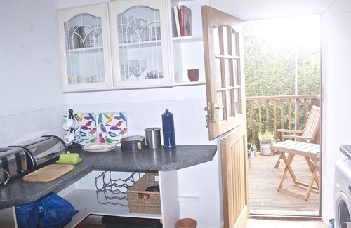 Chysauster House | Luxurious, spacious, sunny town house 3 mins walk to the sea.