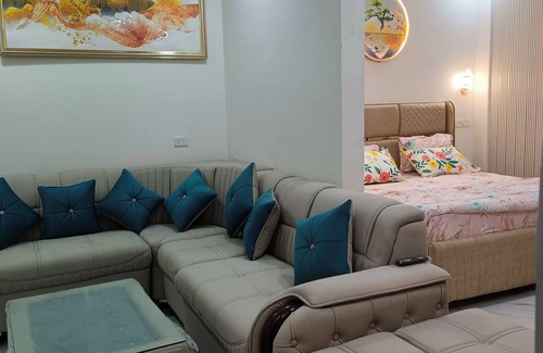 Greater Noida Apartment | Luxurious studio Near Expo Mart in Greater Noida
