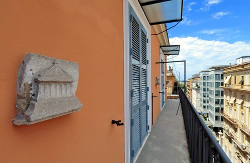 Rione XVI Ludovisi Apartment | Luxurious three-room apartment with balcony, at the corner of Via Veneto