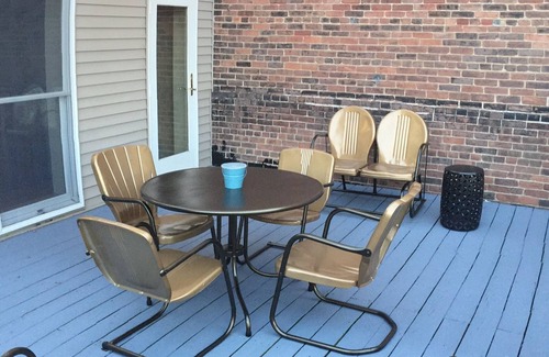 Danville Apartment | Luxurious Two Bedroom Loft Apartment in the Heart of Downtown Danville KY!