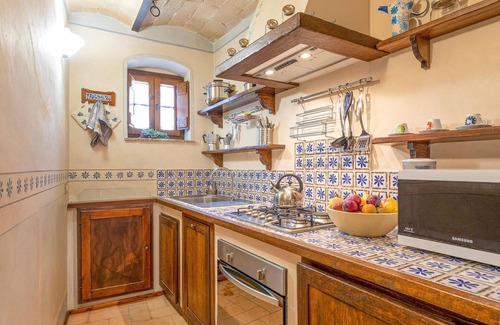 Scheggino Apartment | Luxurious vacation apartment with historical charm.