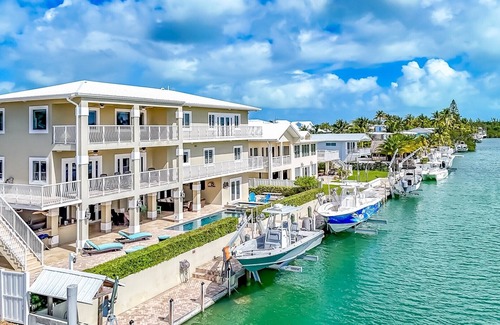 Venetian Shores House | Luxurious Venetian Shores Pool Paradise - Your Dream Getaway Awaits!