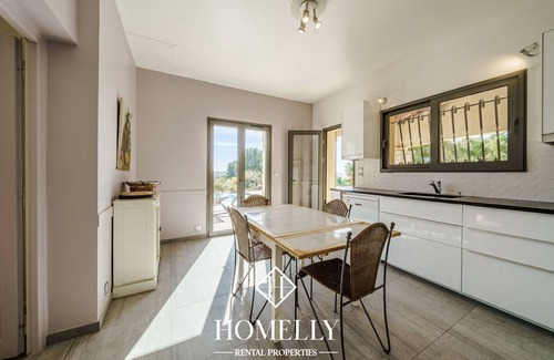 Saint-Cyr-sur-Mer House | Luxurious villa with sea view and swimming pool in Saint-Cyr sur mer
