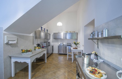 Positano Villa | Luxurious villa in the heart of Positano (Fornillo area) overlooking the sea.