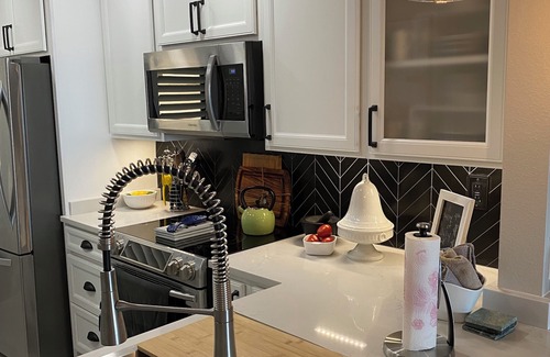 Casa del Mar Condo | Luxurious waterfront condo on Isla Del Sol, minutes from St Pete Beach.