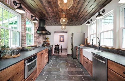 Cresco House | Luxuriously Restored Farm Cabin