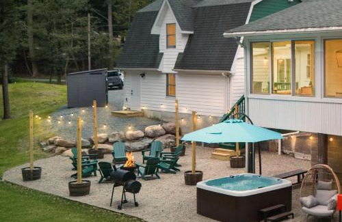 Cresco House | Luxuriously Restored Farm Cabin