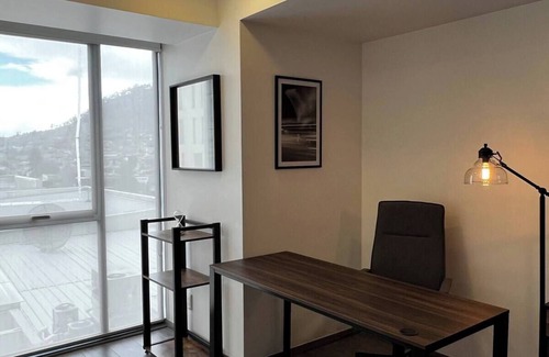 Toluca City-Centre Apartment | Luxury 1 bedroom 2 baths Downtown with Office