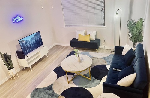 Downtown Baltimore Apartment | Luxury 1 BR 1 BA w/Pool, Gym & Parking