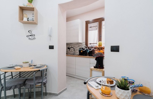 Tuglie Apartment | 'Luxury 12 - Room Aurora' with Shared Terrace, Wi-Fi and Air Conditioning