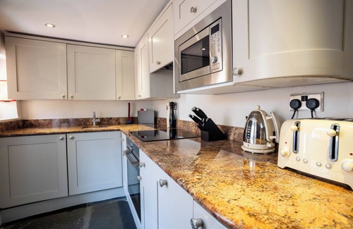 Keswick Cottage | Luxury 17th Century Cottage. Central Keswick With Parking.