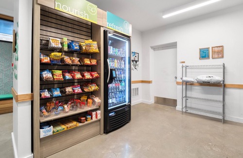 Compton Heights Apartment | Luxury 1BD/1BR Apt in St. Louis-Pool| Gym| Free Parking!