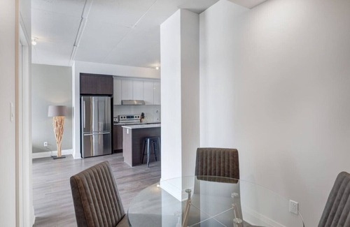 Laval Apartment | Luxury 1BR Apt with Great Views and Gym