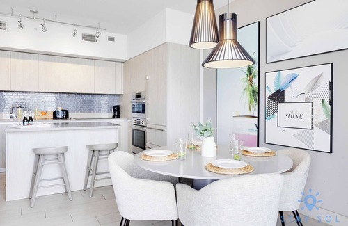 Hollywood South Central Beach Apartment | Luxury 1Br -Front Intracoastal | Balcony+ Pools