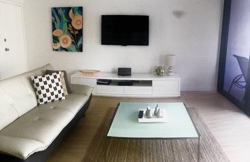 Noosa Heads Apartment | Luxury 2 bed 2 bath, balcony with views. Spacious Apartment. Garden and yard