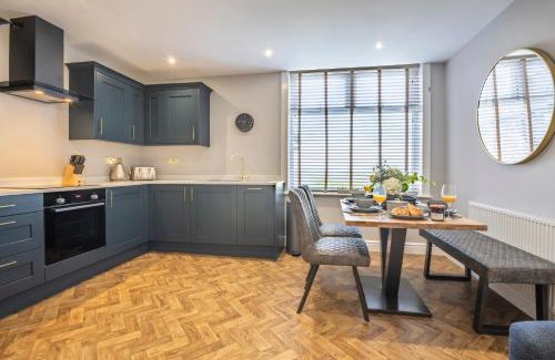 Rhos on Sea Apartment | luxury 2 bed apartment, sea view, near the beach.