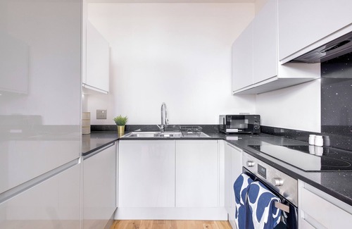 Birmingham City Centre Apartment | Luxury 2 Bed Apartment in Jewellery Quarter | Sleeps 6