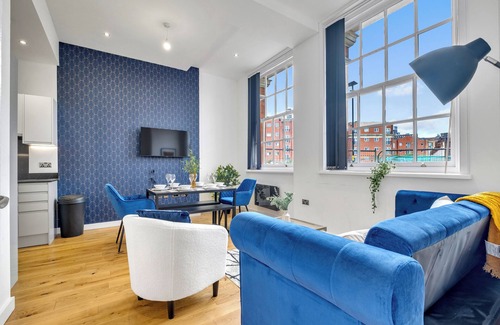 Birmingham City Centre Apartment | Luxury 2 Bed Apartment in Jewellery Quarter | Sleeps 6