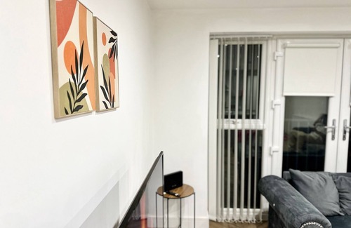 Birmingham Apartment | Luxury 2 Bed Apartment in West Midlands