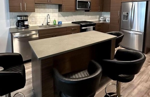 Anaheim Colony Historic District Apartment | LUXURY 2 Bedroom in NICE AREA near DISNEYLAND