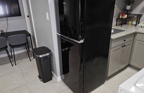 Upper Darby Apartment | Luxury 2 BR Apt Near Philly & Airport. Free Parking.