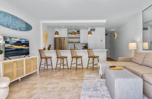 Kihei Condo | Luxury, 20 steps from the ocean, pool, jacuzzi! Newly remodeled, best location!