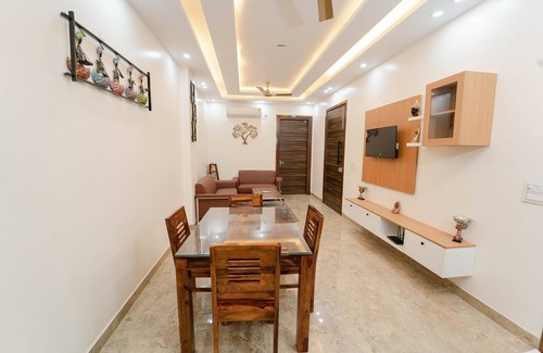 Gurugram Apartment | Luxury 2BHK Apartment Steps Away from Horizon