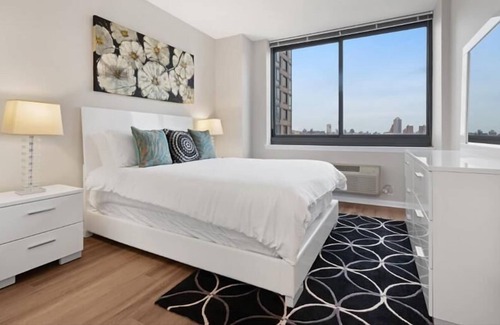 Hudson Exchange Apartment | Luxury 2BR | Gym & Pool | Jersey City by GLS